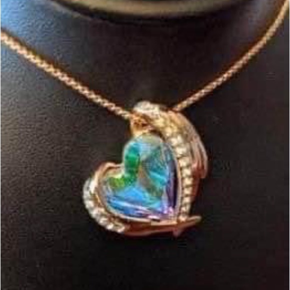 Gorgeous blue heart necklace with a gift box - Picture 4 of 5